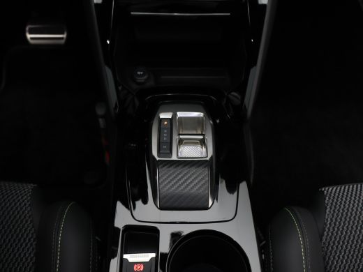 Peugeot 208 Hybrid 100 e-DCS6 GT | Achterbank in delen neerklapbaar | Achterruitverwarming | Achterspoiler ActivLease financial lease