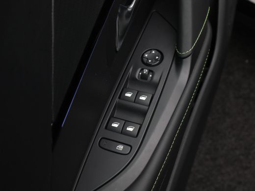Peugeot 208 Hybrid 100 e-DCS6 GT | Achterbank in delen neerklapbaar | Achterruitverwarming | Achterspoiler ActivLease financial lease
