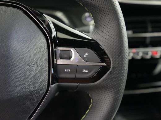 Peugeot e-208 GT | 8 jaar fabrieksgarantie of 160.000 kilometer op het accupakket | Adaptieve cruise control me... ActivLease financial lease