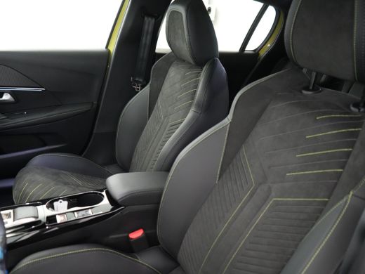 Peugeot e-208 GT | 8 jaar fabrieksgarantie of 160.000 kilometer op het accupakket | Adaptieve cruise control me... ActivLease financial lease
