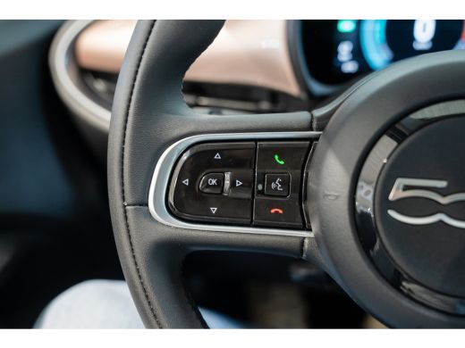 Fiat 500e Urban 42 kWh | Apple Carplay & Android Auto | Parkeersensoren | Climate Controle | Cruise Control... ActivLease financial lease
