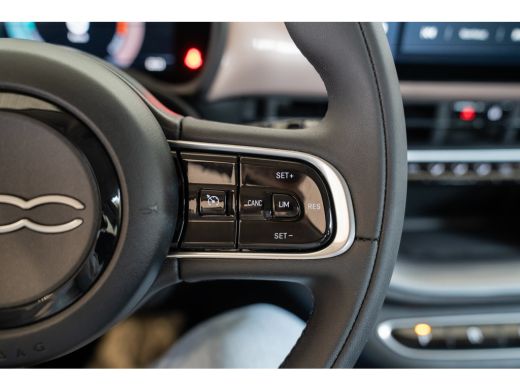 Fiat 500e Urban 42 kWh | Apple Carplay & Android Auto | Parkeersensoren | Climate Controle | Cruise Control... ActivLease financial lease