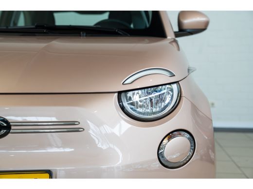 Fiat 500e Urban 42 kWh | Apple Carplay & Android Auto | Parkeersensoren | Climate Controle | Cruise Control... ActivLease financial lease