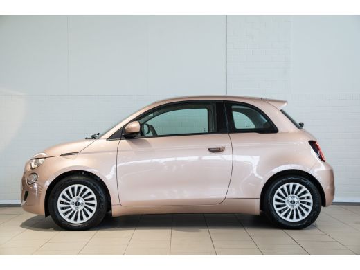 Fiat 500e Urban 42 kWh | Apple Carplay & Android Auto | Parkeersensoren | Climate Controle | Cruise Control... ActivLease financial lease