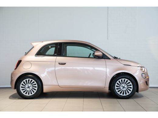 Fiat 500e Urban 42 kWh | Apple Carplay & Android Auto | Parkeersensoren | Climate Controle | Cruise Control... ActivLease financial lease