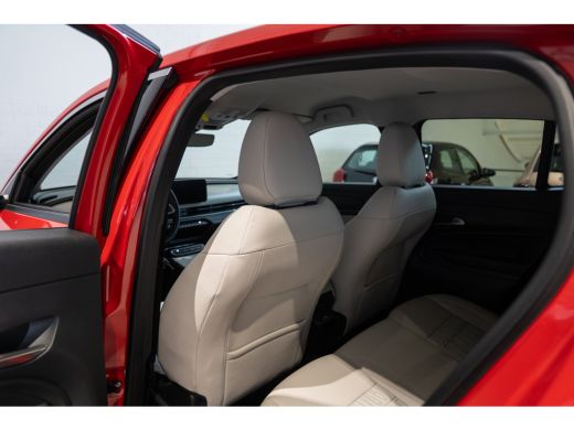 Fiat 600 1.2 Hybrid La Prima | Climate Controle | Lederen Bekleding | Navigatie | Camera | El. Achterklep ... ActivLease financial lease