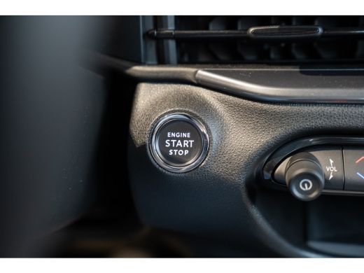 Fiat 600 1.2 Hybrid La Prima | Climate Controle | Lederen Bekleding | Navigatie | Camera | El. Achterklep ... ActivLease financial lease