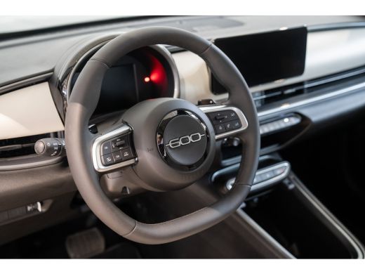 Fiat 600 1.2 Hybrid La Prima | Lederen Bekleding | Stoelverwarming | Climate Controle | Navigatie | Camera... ActivLease financial lease