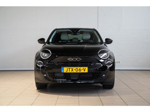 Fiat 600 1.2 Hybrid La Prima | Lederen Bekleding | Stoelverwarming | Climate Controle | Navigatie | Camera... ActivLease financial lease