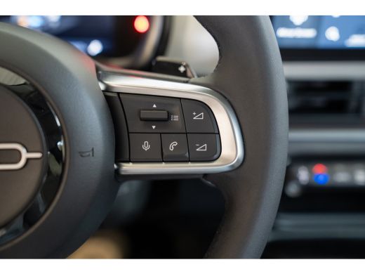 Fiat 600 1.2 Hybrid La Prima | Lederen Bekleding | Stoelverwarming | Climate Controle | Navigatie | Camera... ActivLease financial lease