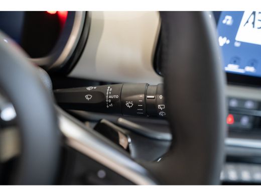 Fiat 600 1.2 Hybrid La Prima | Lederen Bekleding | Stoelverwarming | Climate Controle | Navigatie | Camera... ActivLease financial lease