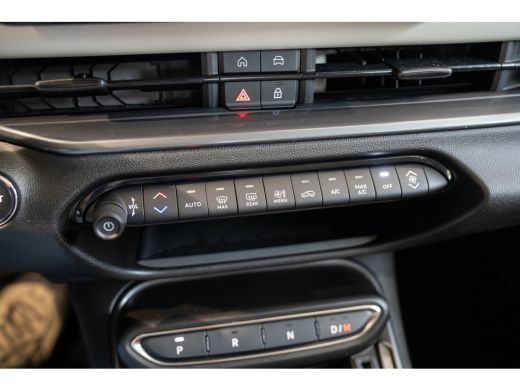 Fiat 600 1.2 Hybrid La Prima | Lederen Bekleding | Stoelverwarming | Climate Controle | Navigatie | Camera... ActivLease financial lease