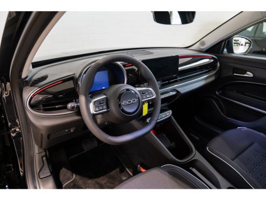 Fiat 600 1.2 Hybrid POP | Apple Carplay & Android Auto | Parkeersensoren | Lichtmetalen velgen | LED | Blu... ActivLease financial lease