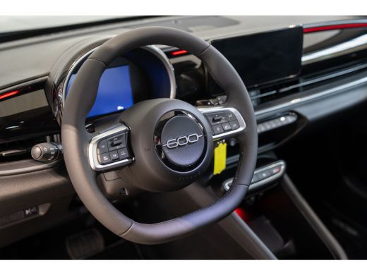 Fiat 600 1.2 Hybrid POP | Apple Carplay & Android Auto | Parkeersensoren | Lichtmetalen velgen | LED | Blu... ActivLease financial lease