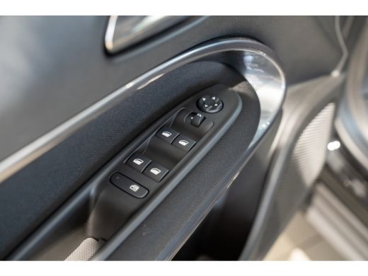 Fiat 600 1.2 Hybrid POP | Apple Carplay & Android Auto | Parkeersensoren | Lichtmetalen velgen | LED | Blu... ActivLease financial lease