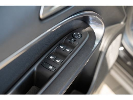 Fiat 600 1.2 Hybrid Urban | Apple Carplay & Android Auto | Parkeersensoren | Bluetooth | Cruise Controle |... ActivLease financial lease