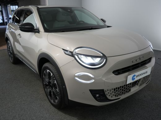 Fiat 600 La Prima | 10,25" touchscreen radio met Bluetooth, DAB & USB | 18" lichtmetalen velgen Diamont Cu... ActivLease financial lease