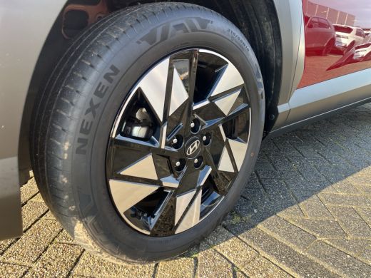 Hyundai Kona 1.6 GDI HEV 141pk Comfort Smart | Camera | Draadloos carplay | Climate control | Adaptive cruise ... ActivLease financial lease