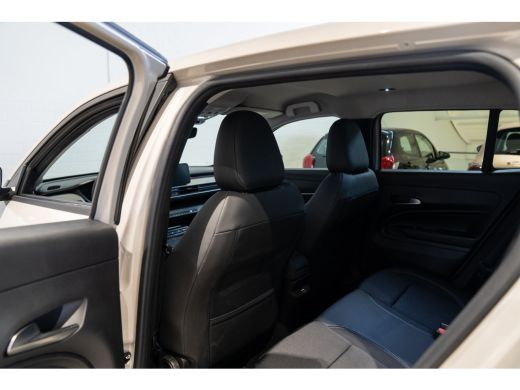 Jeep Avenger 54 kWh | 8 Jaar Garantie | Warmtepomp | Navigatie | Climate Controle | Stoelverwarming | Apple Ca... ActivLease financial lease