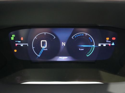 Peugeot 208 GT | Armsteunen op de voorportieren bekleed met kunstleder met groen sierstiksel (GT-Line) | Clim... ActivLease financial lease