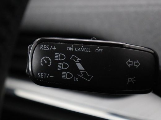 Skoda Enyaq iV 60 | Stoelverwarming | Matrix LED | Camera | Keyless | Stuurverwarming | Carplay | 20'' | Half le... ActivLease financial lease