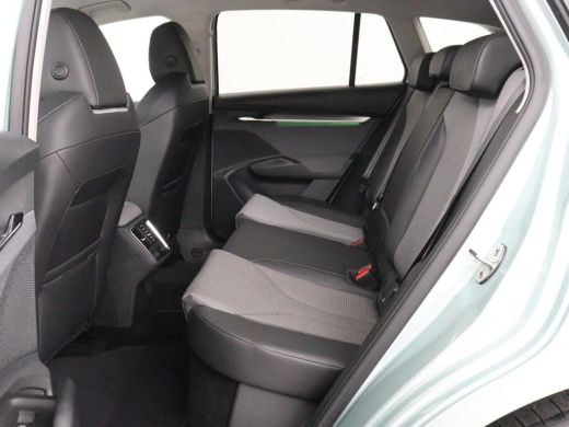 Skoda Enyaq iV 60 | Stoelverwarming | Matrix LED | Camera | Keyless | Stuurverwarming | Carplay | 20'' | Half le... ActivLease financial lease