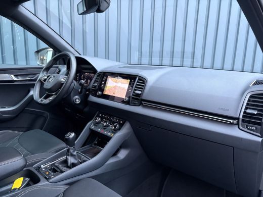 Skoda Karoq 1.5 TSI ACT Sportline Business | Trekhaak wegkl. | Camera | Prijs Rijklaar!! ActivLease financial lease