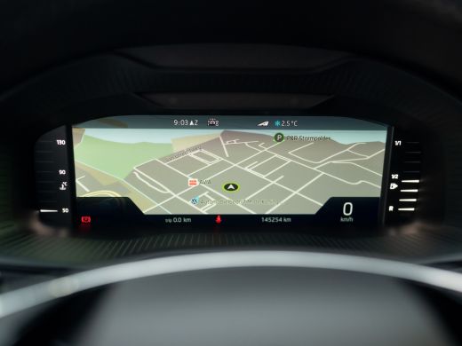 Skoda Karoq 1.5 TSI ACT Sportline Business | Trekhaak wegkl. | Camera | Prijs Rijklaar!! ActivLease financial lease