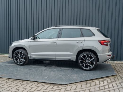 Skoda Karoq 1.5 TSI ACT Sportline Business | Trekhaak wegkl. | Camera | Prijs Rijklaar!! ActivLease financial lease