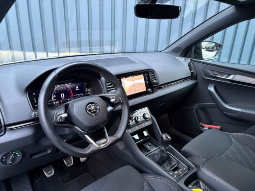Skoda Karoq 1.5 TSI ACT Sportline Business | Trekhaak wegkl. | Camera | Prijs Rijklaar!! ActivLease financial lease