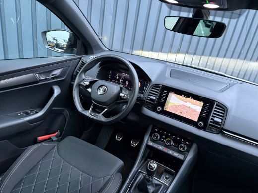 Skoda Karoq 1.5 TSI ACT Sportline Business | Trekhaak wegkl. | Camera | Prijs Rijklaar!! ActivLease financial lease