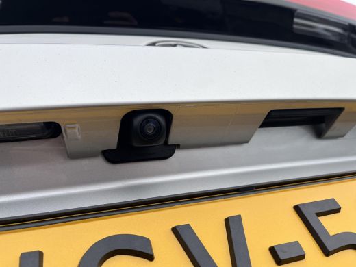 Toyota C-HR 2.0 Plug-in Hybrid 220 Executive | Navigatie | Apple CarPlay/Android auto | Achteruitrijcamera | ... ActivLease financial lease