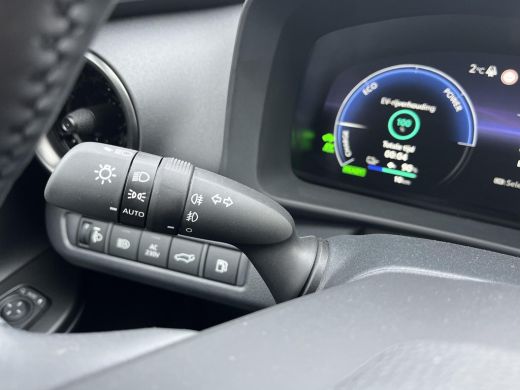 Toyota C-HR 2.0 Plug-in Hybrid 220 Executive | Navigatie | Apple CarPlay/Android auto | Achteruitrijcamera | ... ActivLease financial lease