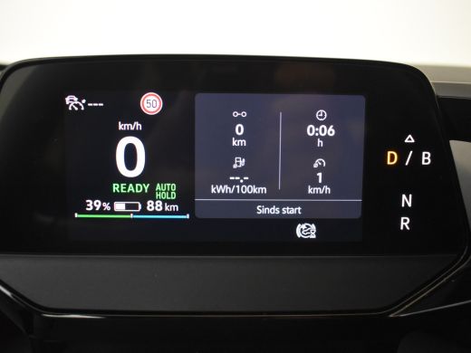 Volkswagen ID.4 First 77 kWh 204pk | Navigatie | Adaptief cruise control | Parkeersensoren v+a | App connect | St... ActivLease financial lease