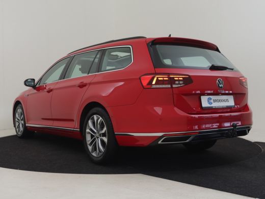 Volkswagen Passat GTE Business | Panorama dak | Trekhaak | Park assist | Dodehoekdetectie | Navigatie | Adaptief cr... ActivLease financial lease