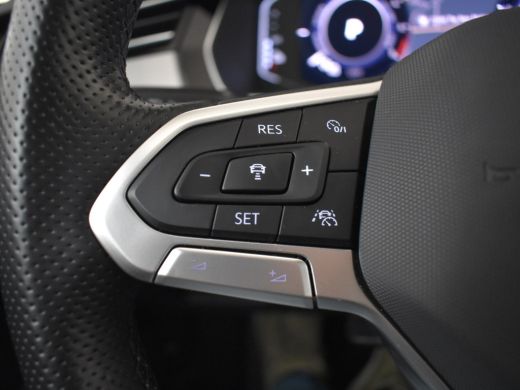 Volkswagen Passat GTE Business | Panorama dak | Trekhaak | Park assist | Dodehoekdetectie | Navigatie | Adaptief cr... ActivLease financial lease