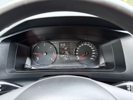 Volkswagen Transporter 2.0 TDI 150 PK / L2H1 / 1e EIG. / IMPERIAAL / TREKHAAK / AIRCO / CRUISE / PDC ActivLease financial lease