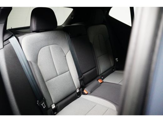 Volvo  XC40 T4 Recharge Plus Dark Harman/Kardon | Elek Stoel | Camera | Trekhaak | Stoel- & Stuurverwarming |... ActivLease financial lease