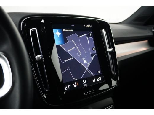 Volvo  XC40 T4 Recharge Plus Dark Harman/Kardon | Elek Stoel | Camera | Trekhaak | Stoel- & Stuurverwarming |... ActivLease financial lease
