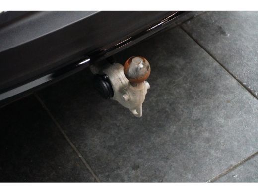 Volvo  XC40 T4 Recharge Plus Dark Harman/Kardon | Elek Stoel | Camera | Trekhaak | Stoel- & Stuurverwarming |... ActivLease financial lease