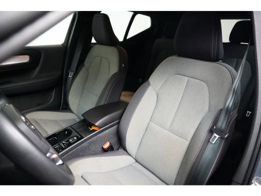 Volvo  XC40 T4 Recharge Plus Dark Harman/Kardon | Elek Stoel | Camera | Trekhaak | Stoel- & Stuurverwarming |... ActivLease financial lease