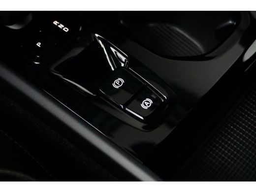 Volvo  XC40 T4 Recharge Plus Dark Harman/Kardon | Elek Stoel | Camera | Trekhaak | Stoel- & Stuurverwarming |... ActivLease financial lease