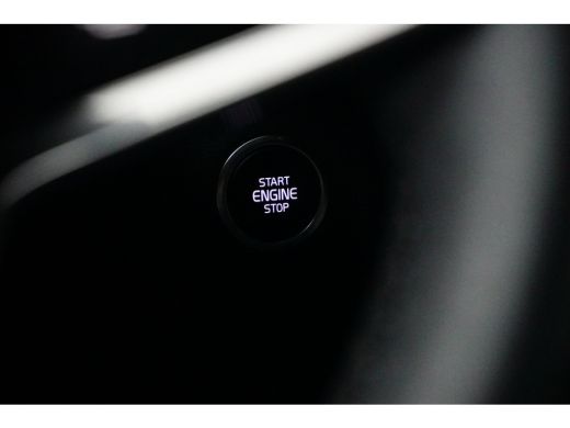 Volvo  XC40 T4 Recharge Plus Dark Harman/Kardon | Elek Stoel | Camera | Trekhaak | Stoel- & Stuurverwarming |... ActivLease financial lease