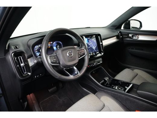 Volvo  XC40 T4 Recharge Plus Dark Harman/Kardon | Elek Stoel | Camera | Trekhaak | Stoel- & Stuurverwarming |... ActivLease financial lease