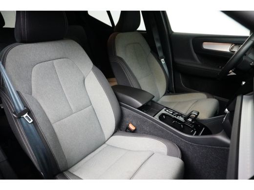 Volvo  XC40 T4 Recharge Plus Dark Harman/Kardon | Elek Stoel | Camera | Trekhaak | Stoel- & Stuurverwarming |... ActivLease financial lease