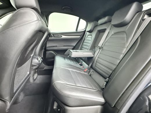 Alfa Romeo Stelvio 2.0 T AWD Super VAN &euro; 33.900,- VOOR &euro; 28.877, - UW LENTEVOORDEEL: &euro; 5.023,-!  | BOMVOL| STOEL/ ST... ActivLease financial lease