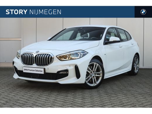 BMW 1 Serie 118i M Sport Automaat / Sportstoelen / M Sportonderstel / LED / Live Cockpit Professional /  PDC ...