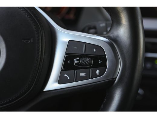 BMW 1 Serie 118i M Sport Automaat / Sportstoelen / M Sportonderstel / LED / Live Cockpit Professional /  PDC ... ActivLease financial lease