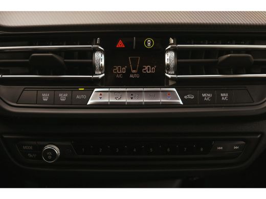 BMW 1 Serie 118i M Sport Automaat / Sportstoelen / M Sportonderstel / LED / Live Cockpit Professional /  PDC ... ActivLease financial lease