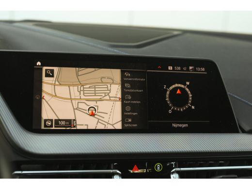 BMW 1 Serie 118i M Sport Automaat / Sportstoelen / M Sportonderstel / LED / Live Cockpit Professional /  PDC ... ActivLease financial lease